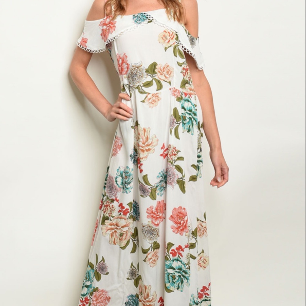 5⭐️IVORY FLORAL COLD SHOULDER - DRESS - Picture 2 of 3